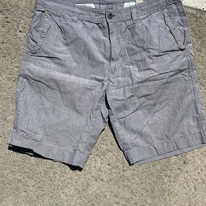 Kenneth Cole Reaction Men’s gray shorts | Size 30
